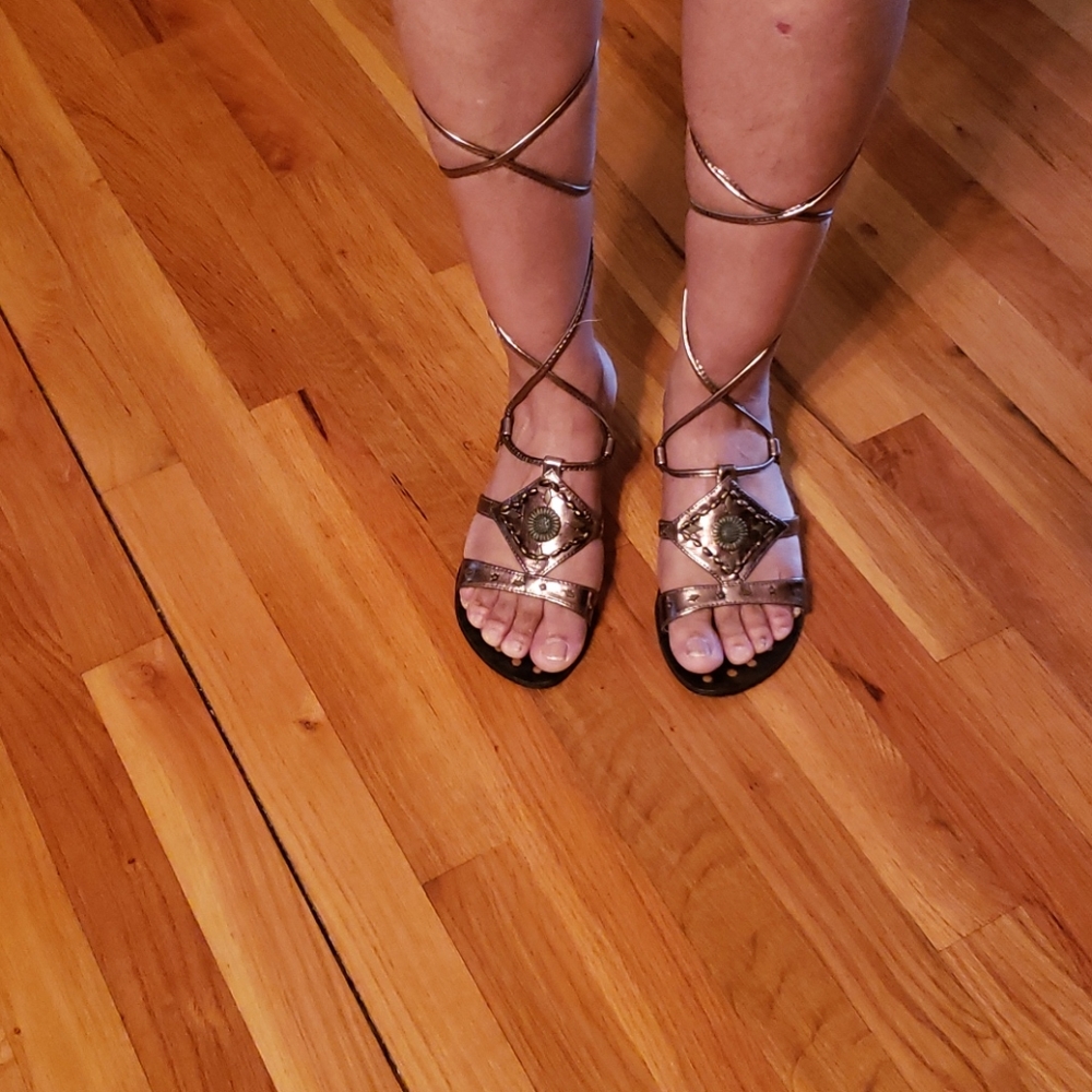 Sandles